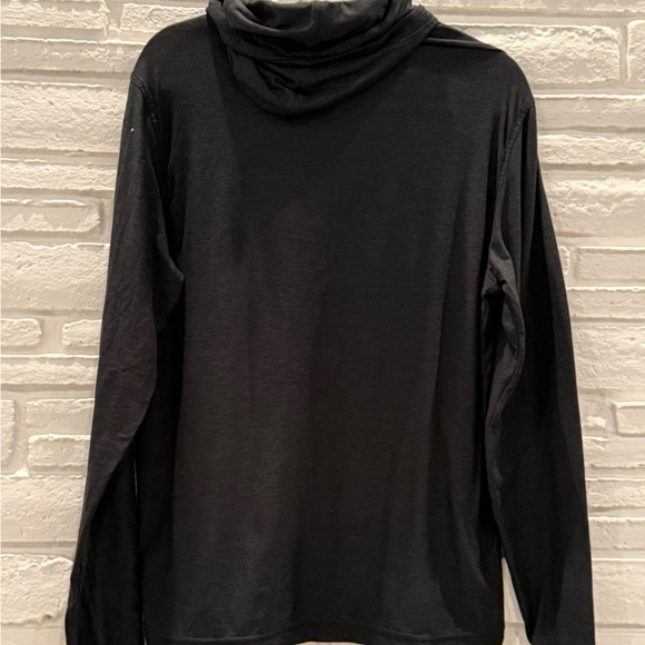 NEW Vuori Dream knit Black Long Sleeve with Hood - Medium - Picture 3 of 3